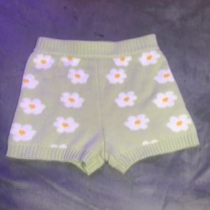 Green knit flower shorts